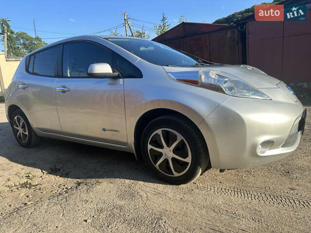 Серый Ниссан Лиф, объемом двигателя 0 л и пробегом 88 тыс. км за 8000 $, фото 1 на Automoto.ua