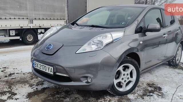 Сірий Ніссан Ліф, об'ємом двигуна 0 л та пробігом 93 тис. км за 7600 $, фото 1 на Automoto.ua