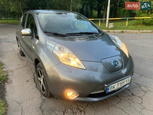 Серый Ниссан Лиф, объемом двигателя 0 л и пробегом 192 тыс. км за 5800 $, фото 1 на Automoto.ua