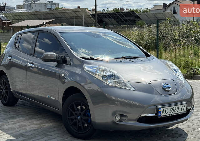 Серый Ниссан Лиф, объемом двигателя 0 л и пробегом 137 тыс. км за 6900 $, фото 1 на Automoto.ua
