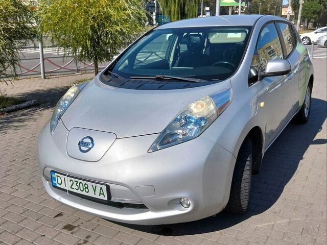 Сірий Ніссан Ліф, об'ємом двигуна 0 л та пробігом 263 тис. км за 5700 $, фото 1 на Automoto.ua