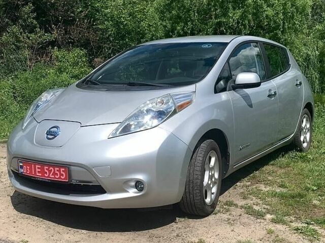 Серый Ниссан Лиф, объемом двигателя 0 л и пробегом 130 тыс. км за 6450 $, фото 1 на Automoto.ua