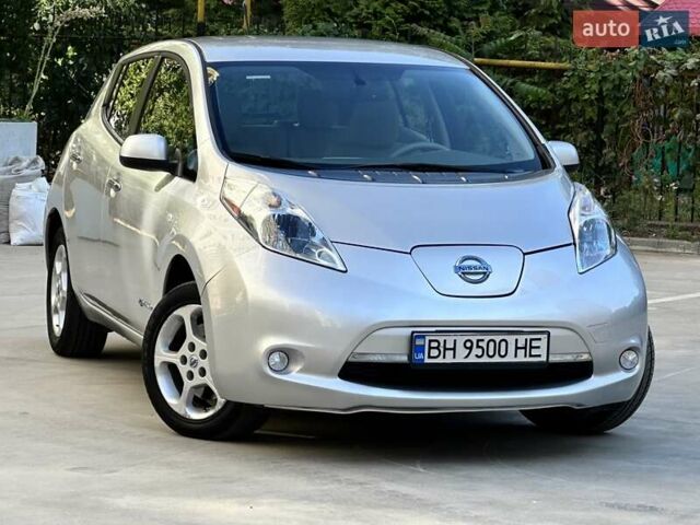 Серый Ниссан Лиф, объемом двигателя 0 л и пробегом 146 тыс. км за 6800 $, фото 1 на Automoto.ua