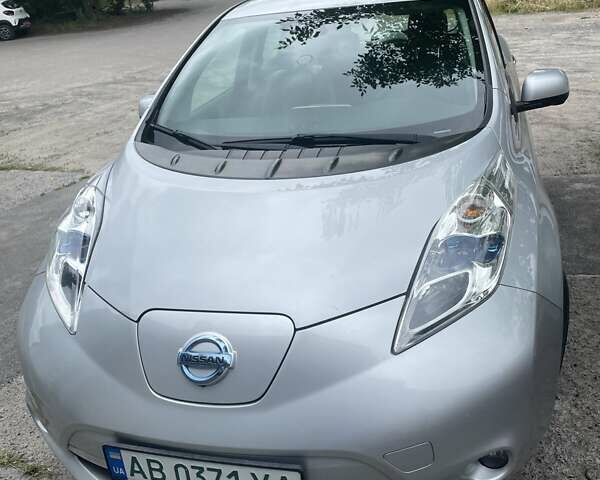 Сірий Ніссан Ліф, об'ємом двигуна 0 л та пробігом 148 тис. км за 6400 $, фото 1 на Automoto.ua