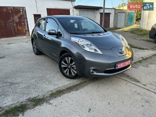 Сірий Ніссан Ліф, об'ємом двигуна 0 л та пробігом 154 тис. км за 8200 $, фото 1 на Automoto.ua