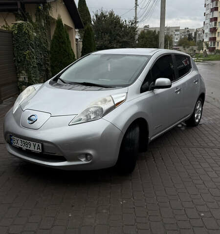 Серый Ниссан Лиф, объемом двигателя 0 л и пробегом 95 тыс. км за 6500 $, фото 1 на Automoto.ua