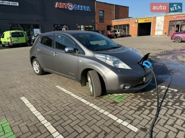 Серый Ниссан Лиф, объемом двигателя 0 л и пробегом 124 тыс. км за 7700 $, фото 1 на Automoto.ua