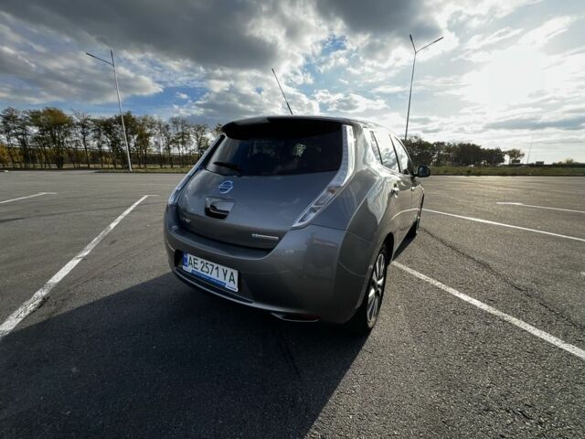 Серый Ниссан Лиф, объемом двигателя 0 л и пробегом 124 тыс. км за 7777 $, фото 1 на Automoto.ua