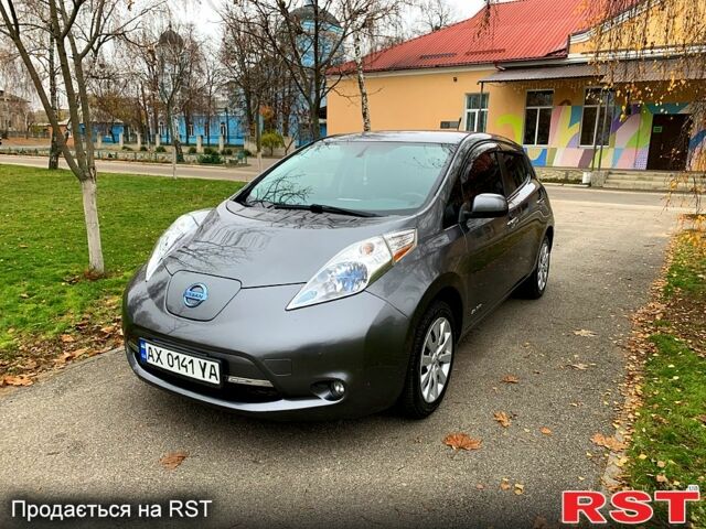 Серый Ниссан Лиф, объемом двигателя 0 л и пробегом 154 тыс. км за 9600 $, фото 1 на Automoto.ua