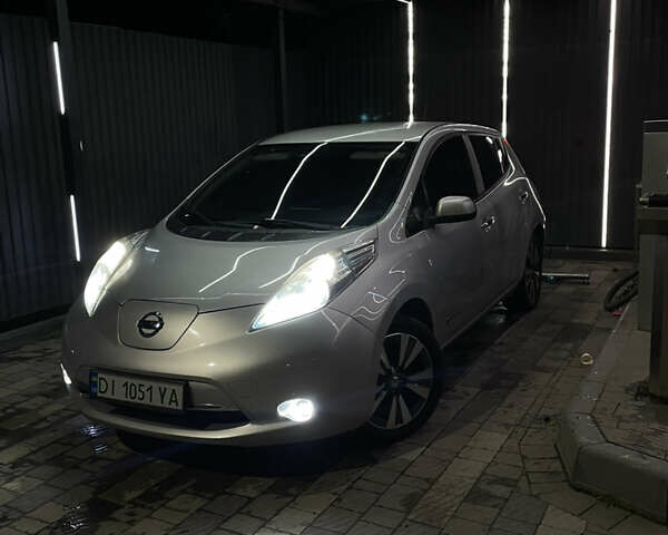 Серый Ниссан Лиф, объемом двигателя 0 л и пробегом 102 тыс. км за 7100 $, фото 1 на Automoto.ua