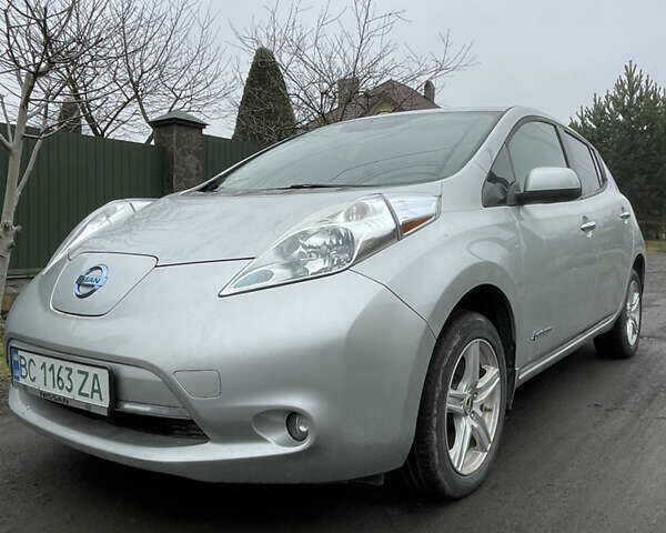 Серый Ниссан Лиф, объемом двигателя 0 л и пробегом 106 тыс. км за 5700 $, фото 1 на Automoto.ua