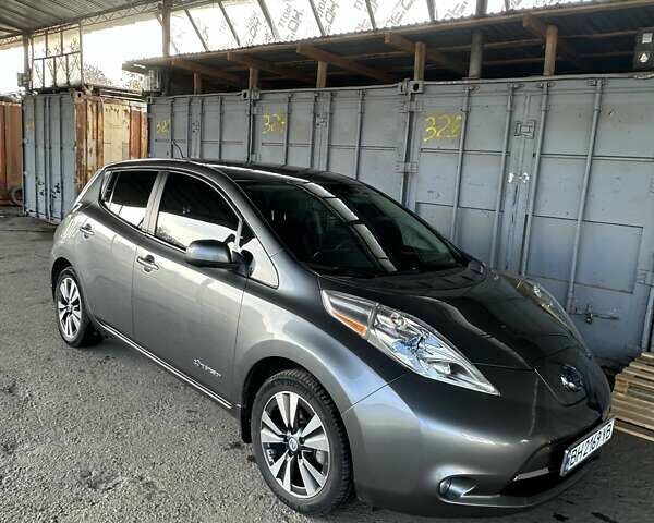Сірий Ніссан Ліф, об'ємом двигуна 0 л та пробігом 103 тис. км за 7200 $, фото 1 на Automoto.ua