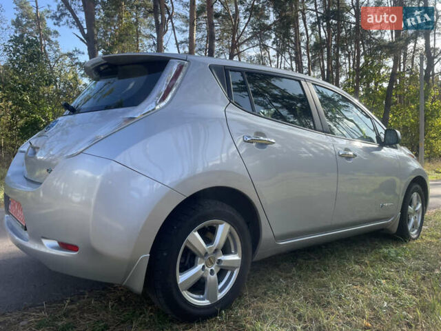 Сірий Ніссан Ліф, об'ємом двигуна 0 л та пробігом 80 тис. км за 7850 $, фото 1 на Automoto.ua