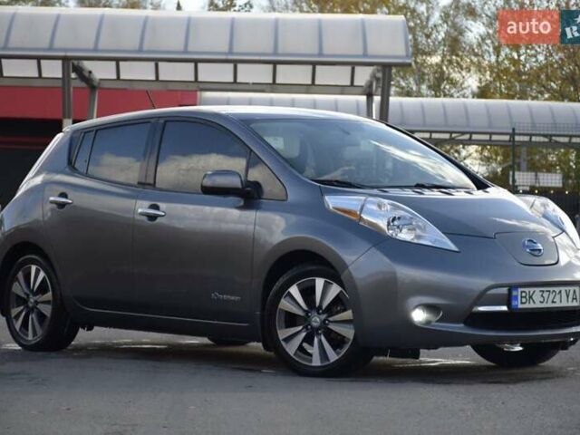 Серый Ниссан Лиф, объемом двигателя 0 л и пробегом 96 тыс. км за 7200 $, фото 1 на Automoto.ua