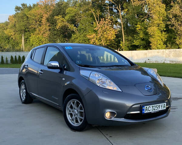 Серый Ниссан Лиф, объемом двигателя 0 л и пробегом 135 тыс. км за 6800 $, фото 1 на Automoto.ua