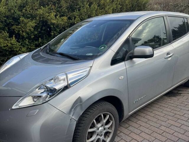 Серый Ниссан Лиф, объемом двигателя 0 л и пробегом 80 тыс. км за 4750 $, фото 1 на Automoto.ua