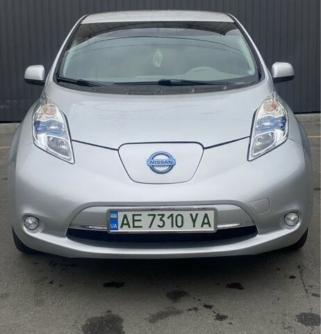 Сірий Ніссан Ліф, об'ємом двигуна 0 л та пробігом 200 тис. км за 6800 $, фото 1 на Automoto.ua