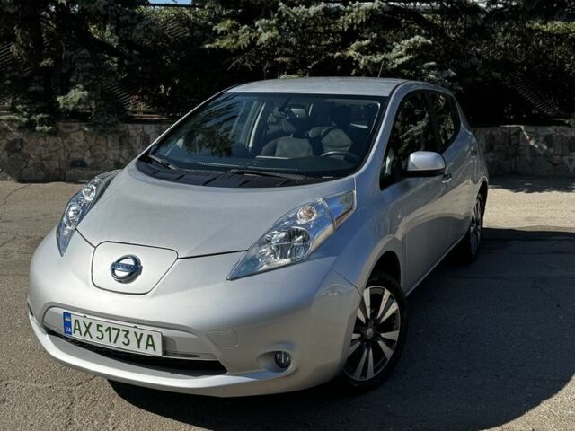 Серый Ниссан Лиф, объемом двигателя 0 л и пробегом 77 тыс. км за 7000 $, фото 1 на Automoto.ua