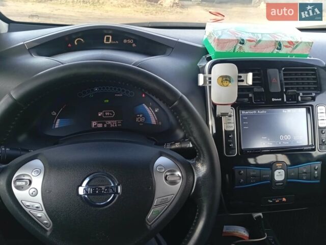Сірий Ніссан Ліф, об'ємом двигуна 0 л та пробігом 129 тис. км за 8500 $, фото 1 на Automoto.ua