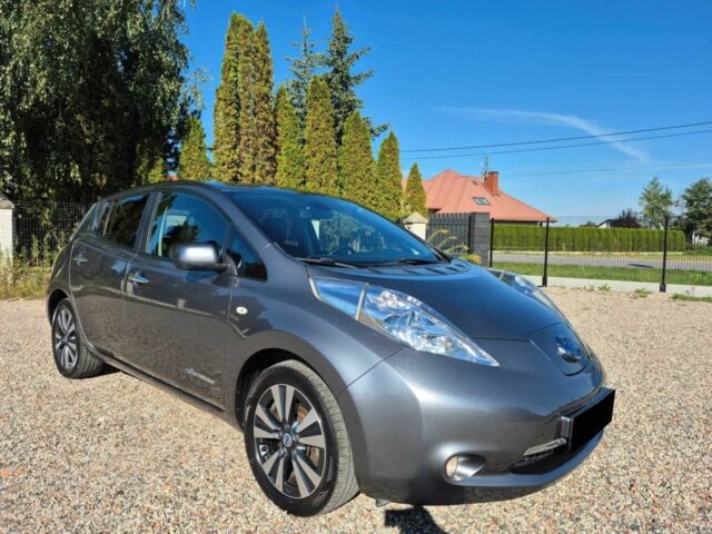 Серый Ниссан Лиф, объемом двигателя 0 л и пробегом 150 тыс. км за 2015 $, фото 1 на Automoto.ua