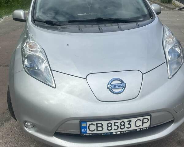Серый Ниссан Лиф, объемом двигателя 0 л и пробегом 107 тыс. км за 5800 $, фото 1 на Automoto.ua