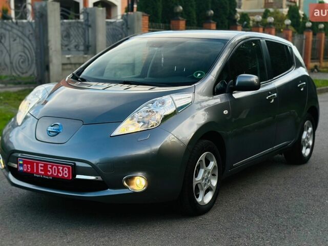 Сірий Ніссан Ліф, об'ємом двигуна 0 л та пробігом 110 тис. км за 6800 $, фото 1 на Automoto.ua