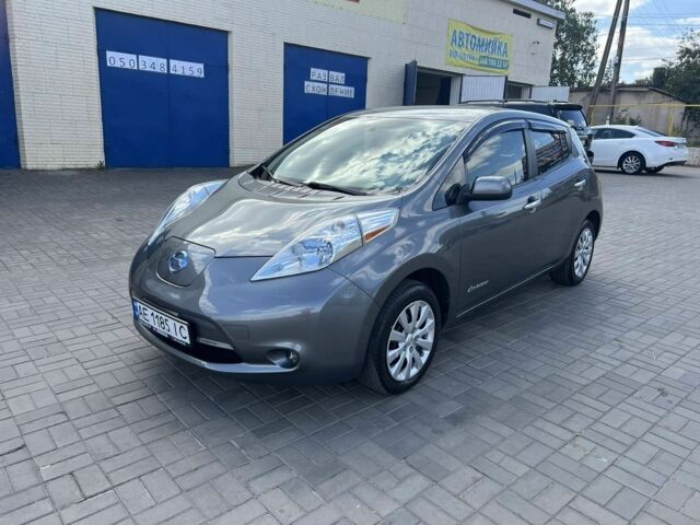 Сірий Ніссан Ліф, об'ємом двигуна 0 л та пробігом 140 тис. км за 7000 $, фото 1 на Automoto.ua