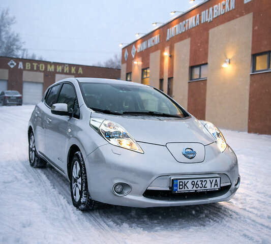 Серый Ниссан Лиф, объемом двигателя 0 л и пробегом 134 тыс. км за 6300 $, фото 1 на Automoto.ua