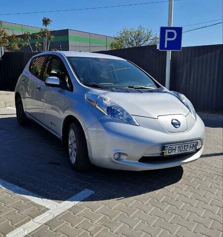 Серый Ниссан Лиф, объемом двигателя 0 л и пробегом 101 тыс. км за 6800 $, фото 1 на Automoto.ua