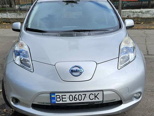 Серый Ниссан Лиф, объемом двигателя 0 л и пробегом 126 тыс. км за 7500 $, фото 1 на Automoto.ua