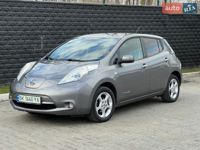Серый Ниссан Лиф, объемом двигателя 0 л и пробегом 142 тыс. км за 6800 $, фото 1 на Automoto.ua