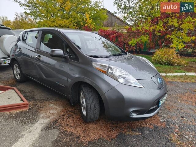 Сірий Ніссан Ліф, об'ємом двигуна 0 л та пробігом 116 тис. км за 7500 $, фото 1 на Automoto.ua