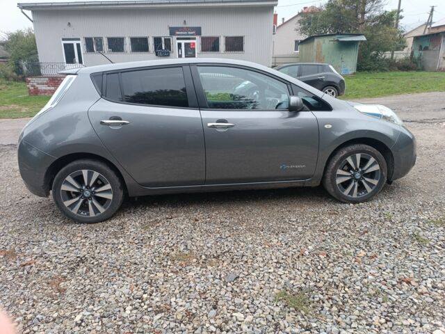 Серый Ниссан Лиф, объемом двигателя 0 л и пробегом 145 тыс. км за 6800 $, фото 1 на Automoto.ua