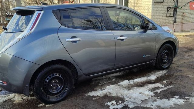 Серый Ниссан Лиф, объемом двигателя 0 л и пробегом 173 тыс. км за 6300 $, фото 1 на Automoto.ua