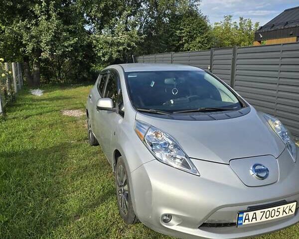 Серый Ниссан Лиф, объемом двигателя 0 л и пробегом 141 тыс. км за 7500 $, фото 1 на Automoto.ua