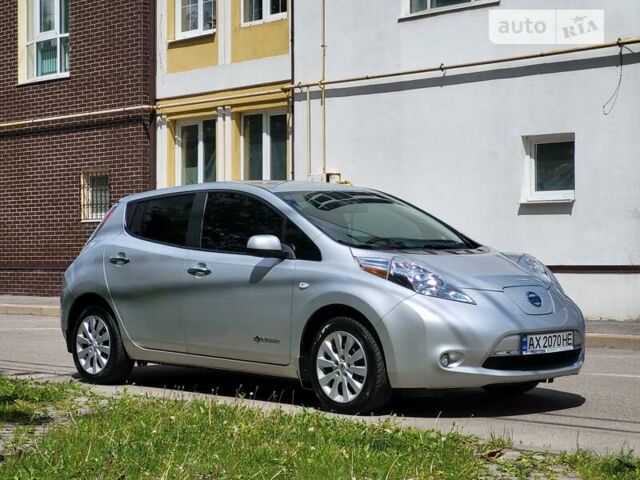 Сірий Ніссан Ліф, об'ємом двигуна 0 л та пробігом 95 тис. км за 8300 $, фото 1 на Automoto.ua