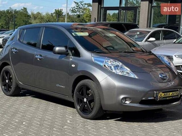 Серый Ниссан Лиф, объемом двигателя 0 л и пробегом 166 тыс. км за 12800 $, фото 1 на Automoto.ua