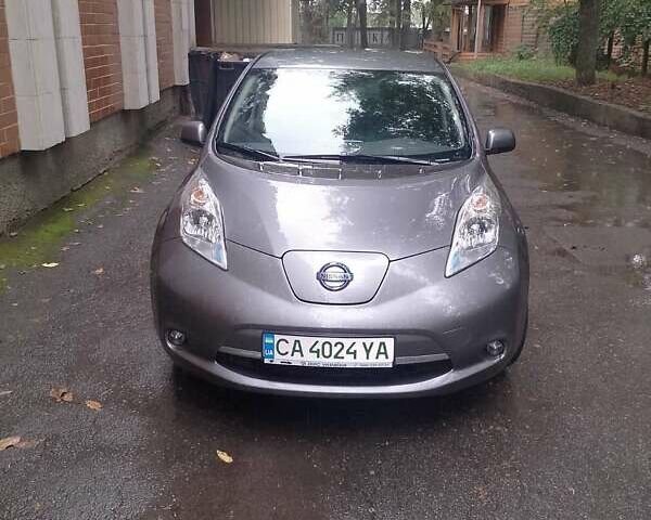 Сірий Ніссан Ліф, об'ємом двигуна 0 л та пробігом 150 тис. км за 7200 $, фото 1 на Automoto.ua