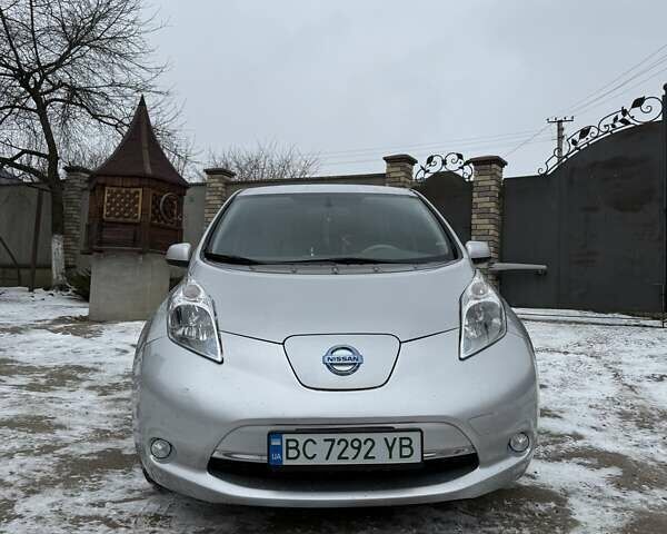 Сірий Ніссан Ліф, об'ємом двигуна 0 л та пробігом 100 тис. км за 5900 $, фото 1 на Automoto.ua