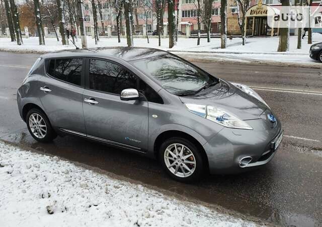 Серый Ниссан Лиф, объемом двигателя 0 л и пробегом 145 тыс. км за 7500 $, фото 1 на Automoto.ua