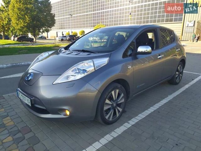 Серый Ниссан Лиф, объемом двигателя 0 л и пробегом 156 тыс. км за 7999 $, фото 1 на Automoto.ua