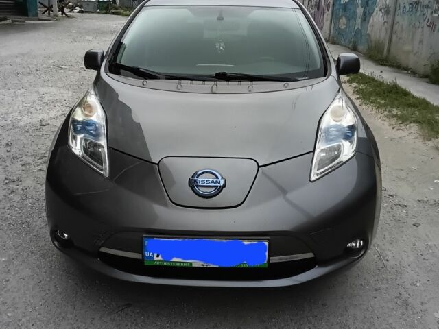 Серый Ниссан Лиф, объемом двигателя 0 л и пробегом 173 тыс. км за 5800 $, фото 1 на Automoto.ua