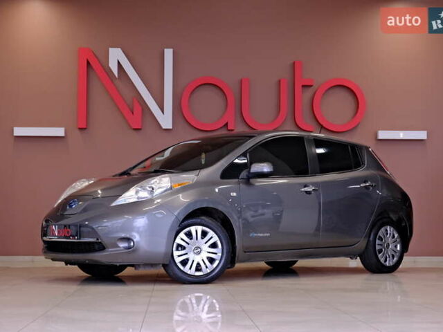 Сірий Ніссан Ліф, об'ємом двигуна 0 л та пробігом 162 тис. км за 7300 $, фото 1 на Automoto.ua