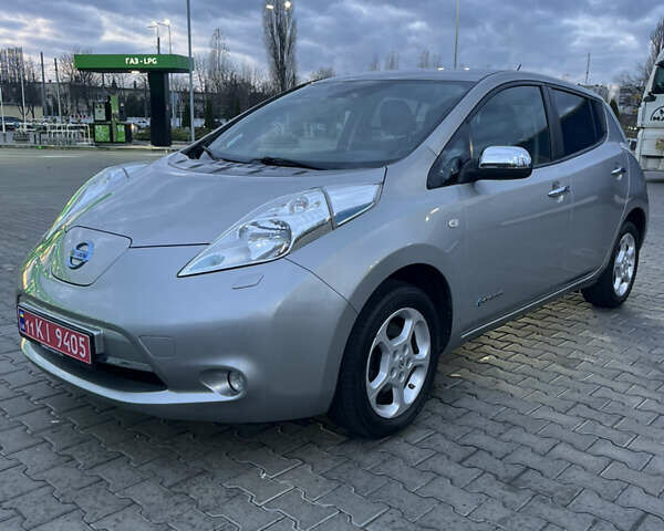 Серый Ниссан Лиф, объемом двигателя 0 л и пробегом 118 тыс. км за 7500 $, фото 1 на Automoto.ua