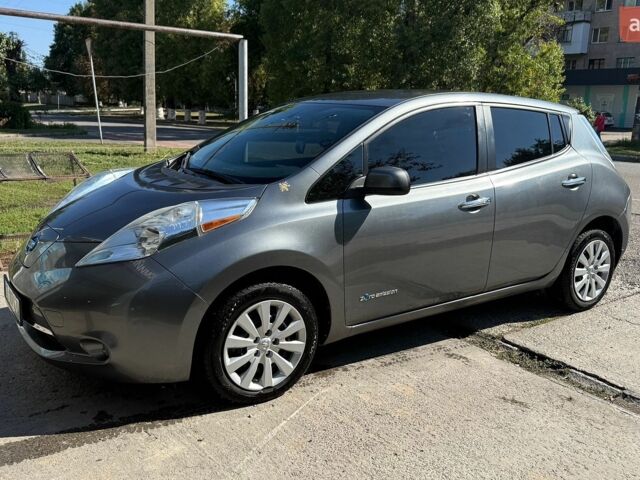 Сірий Ніссан Ліф, об'ємом двигуна 0 л та пробігом 110 тис. км за 7400 $, фото 1 на Automoto.ua