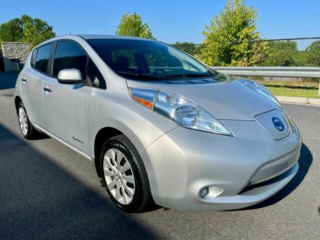 Серый Ниссан Лиф, объемом двигателя 0 л и пробегом 74 тыс. км за 1900 $, фото 1 на Automoto.ua