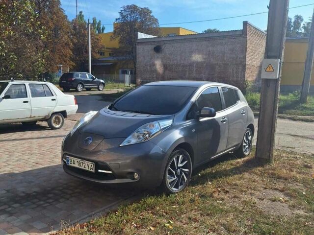 Серый Ниссан Лиф, объемом двигателя 0 л и пробегом 172 тыс. км за 7000 $, фото 1 на Automoto.ua