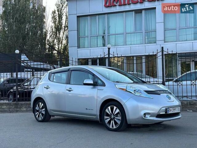 Сірий Ніссан Ліф, об'ємом двигуна 0 л та пробігом 110 тис. км за 9700 $, фото 1 на Automoto.ua