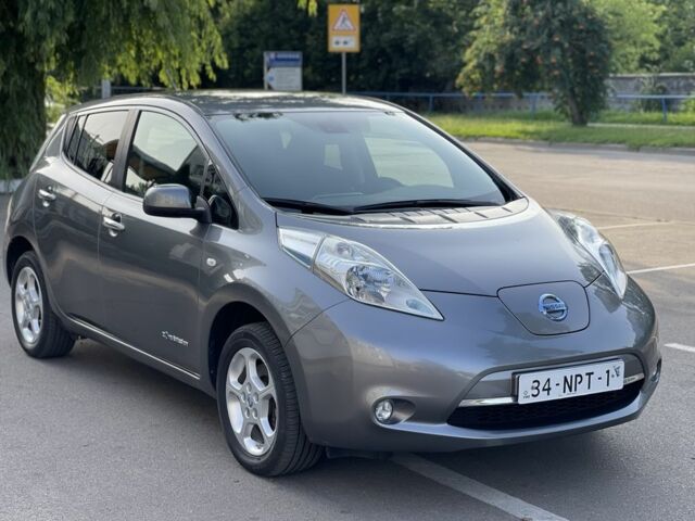 Серый Ниссан Лиф, объемом двигателя 0 л и пробегом 100 тыс. км за 6500 $, фото 1 на Automoto.ua