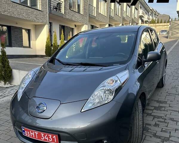 Серый Ниссан Лиф, объемом двигателя 0 л и пробегом 142 тыс. км за 6990 $, фото 1 на Automoto.ua